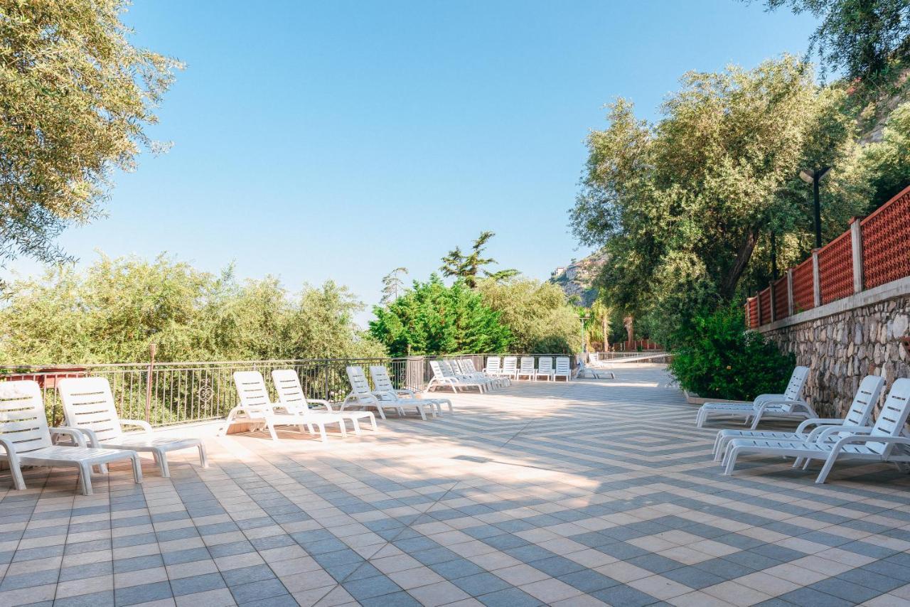 מטה Bleu Village מראה חיצוני תמונה